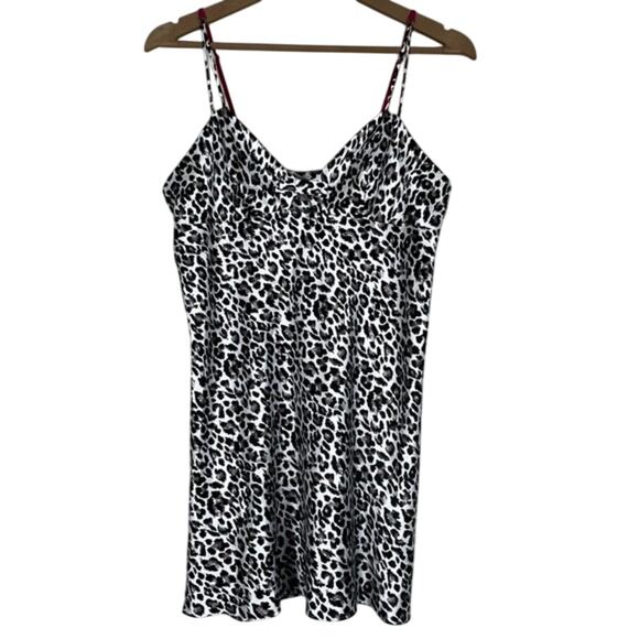 Victoria's Secret Babydoll Lingerie Slip Nightgown Womens M Leopard Satin Mini - Picture 1 of 5